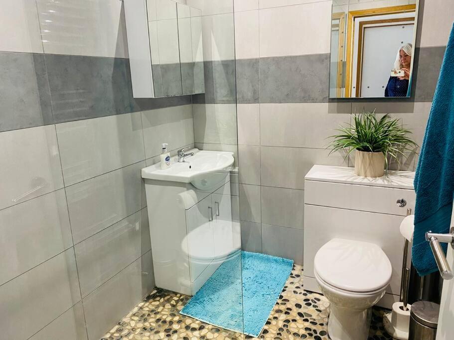 فيلا Love Lancing By The Sea With Optional Large Hot Tub Sleeps Up To 8 & Free Parking المظهر الخارجي الصورة