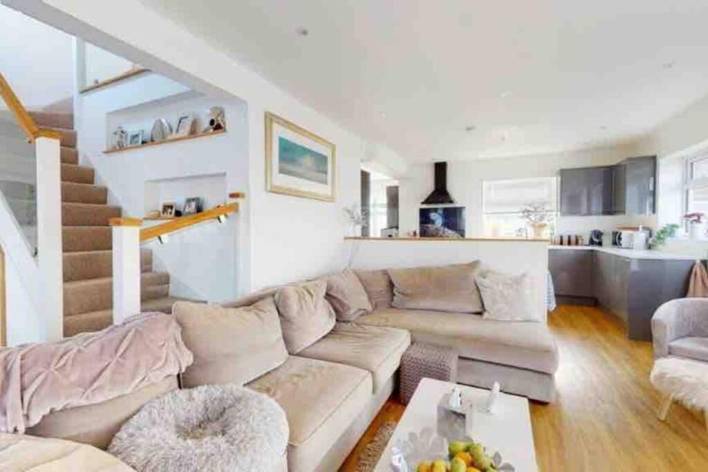 فيلا Love Lancing By The Sea With Optional Large Hot Tub Sleeps Up To 8 & Free Parking المظهر الخارجي الصورة
